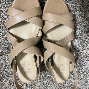 Naturalizer 8M Beige